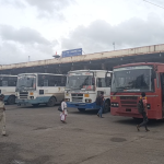 રસ્તામાં પડેલા ખાડા બસ મુસાફરો માટે બની રહ્યા છે દુશ્મન