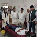 આર. કે. દેસાઈ ગ્રુપ ઓફ કોલેજીસ અને સ્કૂલ વાપીમાં ‘બ્લડ ડોનેશન કેમ્પ’નો કાર્યક્રમ યોજાયો…