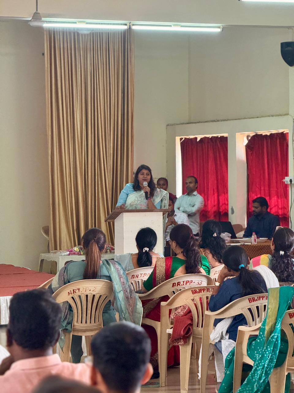 વલસાડ જિલ્લામાં ધો.૧૦-૧૨ બોર્ડની પરીક્ષાના સુચારુ આયોજન માટે સ્થળ સંચાલકો અને સરકારી પ્રતિનિધિઓની બેઠક યોજાઈ