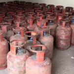 ઈરાન યુદ્ધની અફવાઓની અસર: દમણમાં રાંધણ ગેસની અછતની અફવા, ગરમી વચ્ચે પણ એજન્સીઓ બહાર લાંબી કતારો