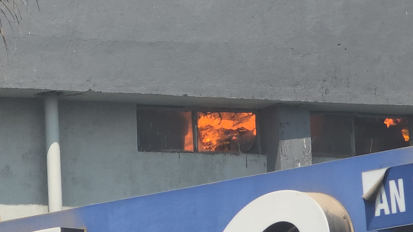 વાપી ની કરીયેટીવ ટેક્ષટાઈલ કંપનીમાં લાગી આગ 